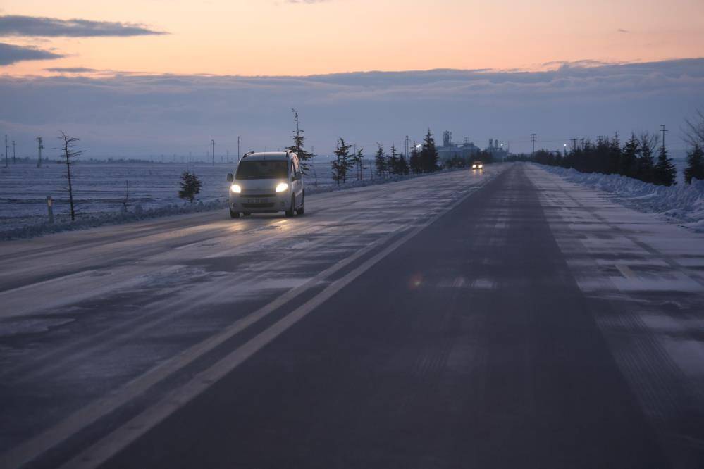 Konya’da uzman isimden sürücülere hayati kış sürüşü uyarısı 5